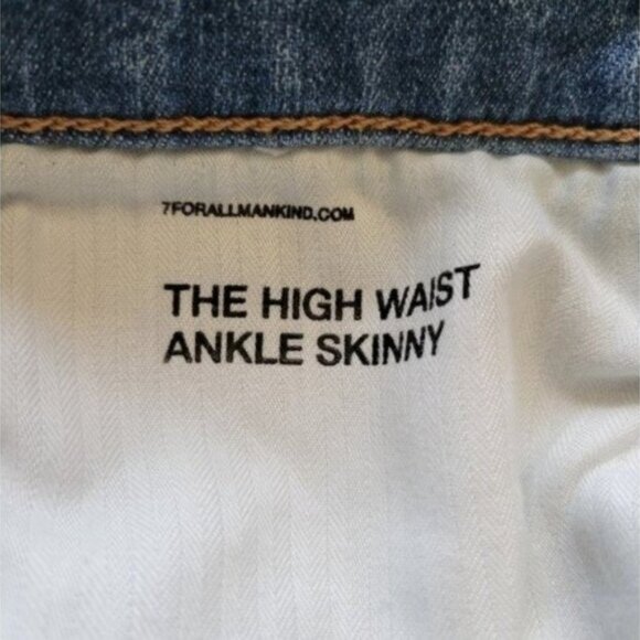 7 for all Mankind | Luxe Vintage The High Waist Ankle Skinny Light Wash Jeans - Picture 6 of 10